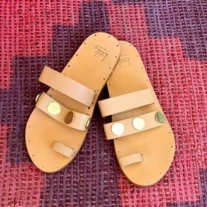 Break by Two Birds tan leather sandals. Size 9! Great condition!